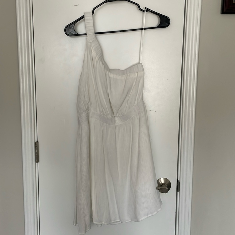 NWT Size M Abercrombie White One Shoulder Dress